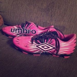 GIRLS UMBRO SOCCER SHOES